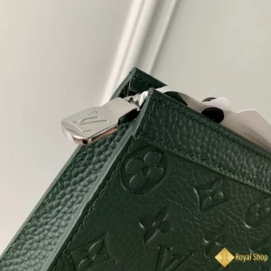 Túi clutch nam LV Pochette Voyage MM xanh lá M61692 giá rẻ