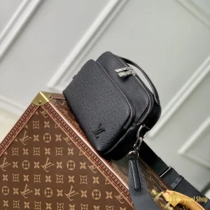 Túi nam LV Avenue Messenger taiga màu đen M11657 giá rẻ