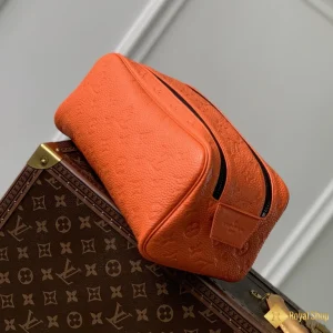 Túi nam LV Dopp Kit màu cam M82576 like auth