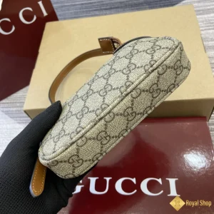 Túi nữ Gucci GG Emblem mini shoulder 820696 FAD6L 9758 like auth