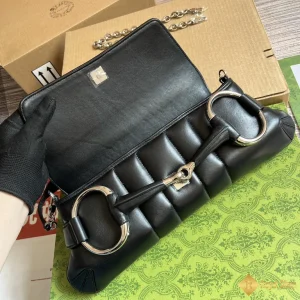 Túi nữ Gucci Horsebit Chain medium shoulder màu đen 764255 được làm thủ công