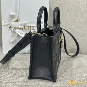 Túi nữ Mini Dior Book Tote màu đen S5573 được làm thủ công