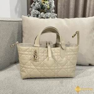 Túi nữ Small Dior Toujours màu be M2822 11