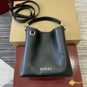 Túi xách nữ Gucci GG Emblem mini bucket màu đen 815118