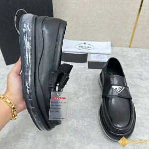 cận cảnh Giày Prada nam loafer CKP4382