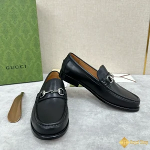 cận cảnh Giày loafer Gucci nam CKG421112093