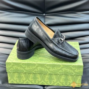 cận cảnh Giày loafer Gucci nam vân da cá sấu CKGC240004