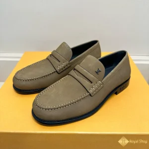 cận cảnh Giày loafer LV nam CKLV24059