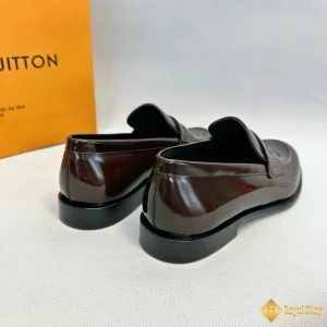 cận cảnh Giày loafer LV nam CKLV24067