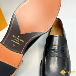 cận cảnh Giày loafer LV nam CKLV24069