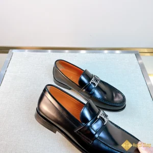 cận cảnh Giày loafer LV nam CKLV24076