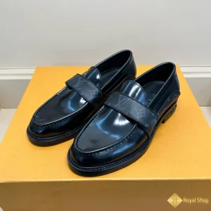 cận cảnh Giày loafer LV nam CKLV24087