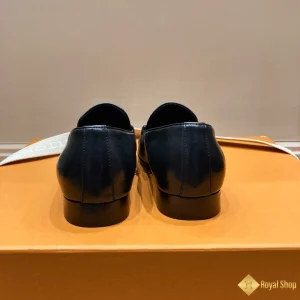 cận cảnh Giày loafer LV nam CKLV24093