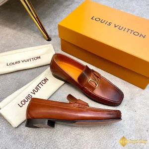 cận cảnh Giày loafer LV nam nâu tía CKLV24091