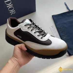 cận cảnh Giày sneaker Dior nam B25 CKG240124