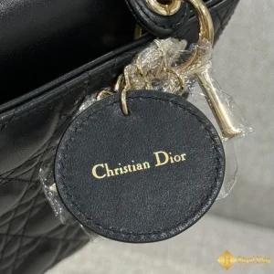 cận cảnh Túi Dior nữ Lady màu đen M0565