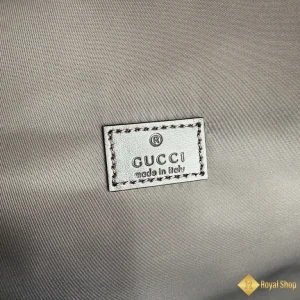 cận cảnh Túi balo nam Gucci Medium backpack màu be 800265