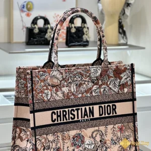 cận cảnh Túi nữ Dior Book Tote 111212