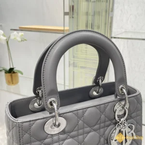 cận cảnh Túi nữ Dior Lady màu xám 111222