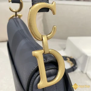 cận cảnh Túi nữ Dior Saddle xanh đậm M0455