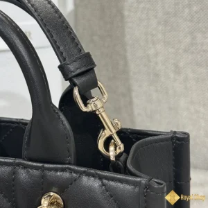 cận cảnh Túi nữ Mini Dior Book Tote màu đen S5573