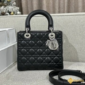 cận cảnh Túi xách Dior nữ Lady màu đen 111224