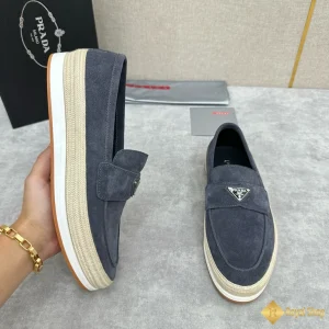 chất liệu Giày Prada nam loafer da lộn màu xanh CKP4378