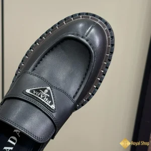 chất liệu Giày Prada nam loafer đế cao CKP4369