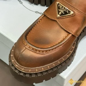 chi tiết Giày Prada nam loafer màu nâu CKP4371