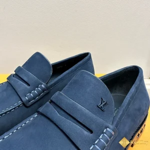 chi tiết Giày loafer LV nam CKLV24057