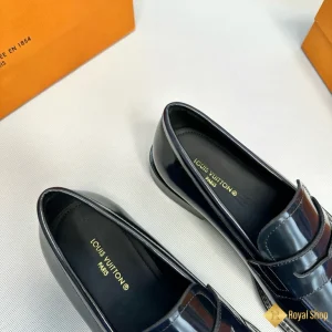 chi tiết Giày loafer LV nam CKLV24064