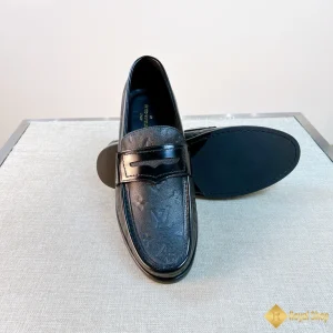 chi tiết Giày loafer LV nam CKLV24072