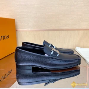 chi tiết Giày loafer LV nam CKLV24089