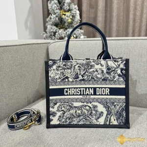 chi tiết Túi nữ Small Dior Book Tote Blue M1325