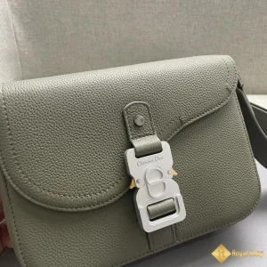 cùng ngắm Túi nam Dior Small Saddle Messenger D8018