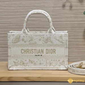 cùng ngắm Túi nữ Mini Dior Book Tote hoạ tiết bướm S5573