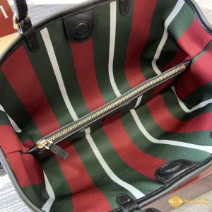 địa chỉ mua Túi Gucci nữ GG Emblem small tote viền đen 815214