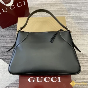 địa chỉ mua Túi xách Gucci nữ GG Emblem large shoulder màu đen 815217