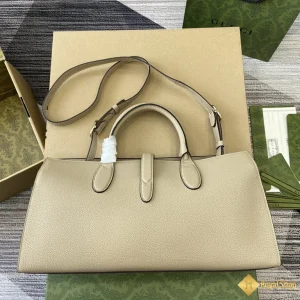 giá Túi Gucci nữ Medium Tote with hook closure màu be 795282