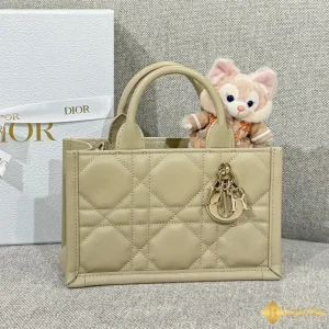 giá Túi nữ Mini Dior Book Tote màu be S5573