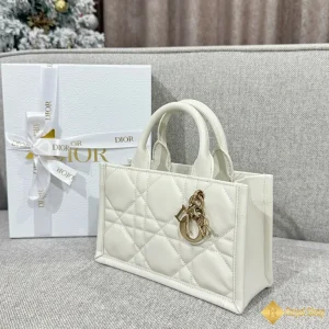 giá Túi nữ Mini Dior Book Tote màu trắng S5573