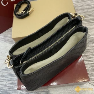 mẫu Túi Gucci nữ GG Emblem màu đen 815263