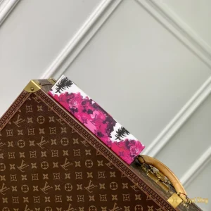 shop bán Túi LV nam cầm tay Pochette Voyage hồng M83465