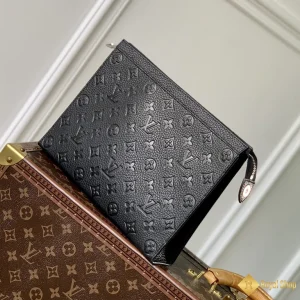 shop bán Túi clutch LV nam Pochette Voyage MM đen M61692