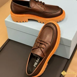 sự tinh tế Giày Prada nam loafer nâu CKP4372