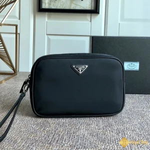 Túi Clutch Prada nam cầm tay da Re-Nylon màu đen 2NE007