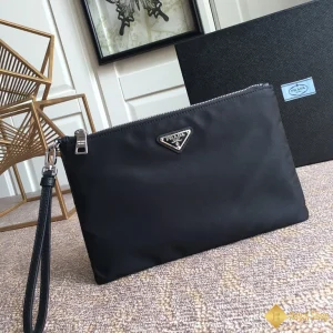 Túi Clutch Prada nam cầm tay da Re-Nylon và Saffiano 2NH006