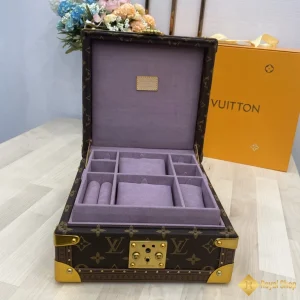 cận cảnh Rương hộp LV đựng phụ kiện Coffret Joaillerie trong màu tím M10174