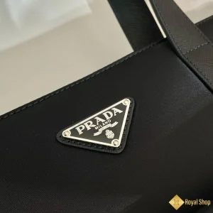 cận cảnh Túi Tote Prada Re-Nylon 2VG098