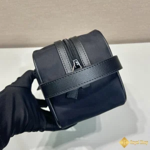 chi tiết Túi Clutch Prada nam cầm tay Re-Nylon Black 2NA891